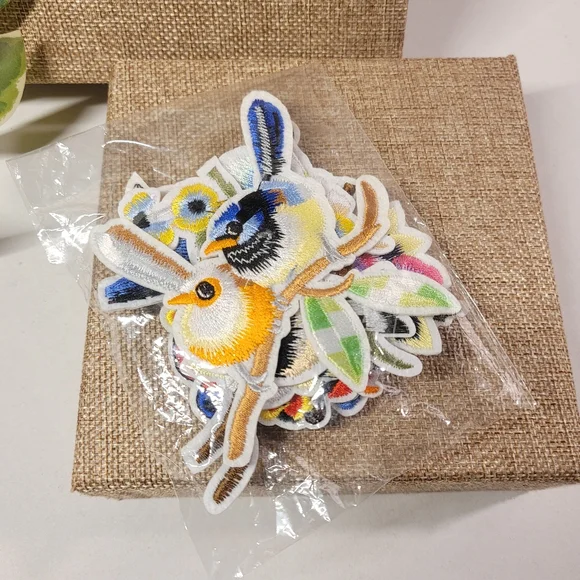 New Set Of 8 Bird Patches Embroidery - Picture 4 of 7